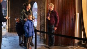 Bij een Sela-concert zijn vrijwilligers zoals Marco de ogen en oren van de band. ‘Wij proeven de sfeer’