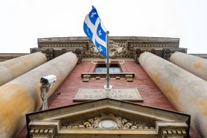 Comment l’unilinguisme des dirigeants devient une politique de recrutement