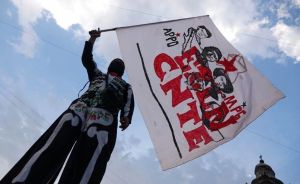 Pensiones, futbol y la CNTE