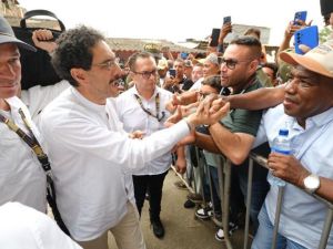 Cepeda enfría la constituyente, pero la mantiene como arma de presión