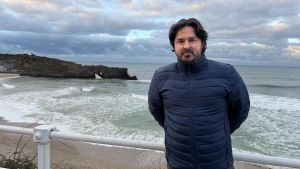 El alcalde de Llanes pide perdón a los vecinos por los errores al aplicar la zona azul