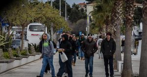 FOTO Brojni američki mornari okupirali su splitske ulice. Jedno ne ispuštaju iz ruku