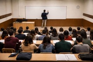 Güvencesiz üniversite, suskun üniversite!