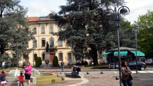 Condannata per stalking chiede i numeri di telefono ai ragazzini delle medie: sospesa dai lavori socialmente utili