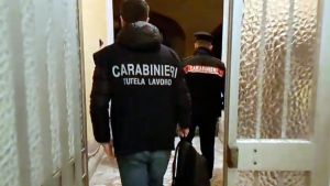 Lavoratori in nero nell’edificio già dichiarato inagibile: sequestrata una pasticceria abusiva