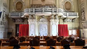 Sottratti 100mila euro a due sorelle rimaste orfane