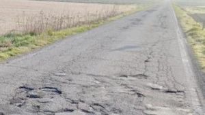 L’asfalto groviera fa annullare corsa ciclistica per amatori