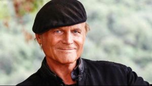 Terence Hill compie 87 anni, tornerà in Don Matteo 16?