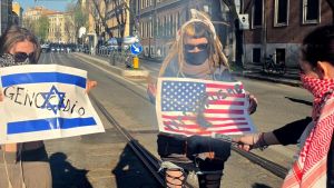 La contraddizione del Palazzo. Garantista a difesa di se stesso, giustizialista contro la piazza