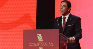 Como pode a guerra no Irão chegar aos clubes portugueses?