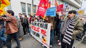 Dünyayı Biz Kuracağız. Gençliğin Sınıfsal, Politik ve Örgütsel Görevi