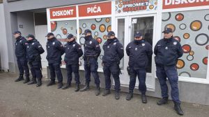 Guranje policije i građana u Crvenki: Srđan Đurić objašnjava šta se desilo (VIDEO)