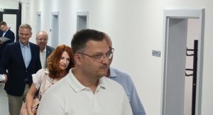 „Batinaške jedinice, bejzbol palice“: Nedeljkov apeluje na MUP da smiri tenzije