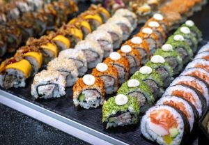 Kuuloluurit: Rehellinen punnitsija huomauttaa isälle: ”Muista ensi kerralla punnita kansi ja puikot”