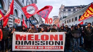 Giorgia Meloni steht im kalten Wind der Niederlage