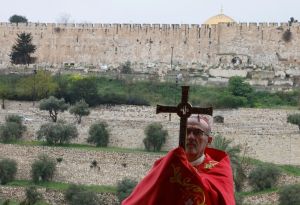Police stop top Catholic figures from reaching Holy Sepulchre for Palm Sunday Mass