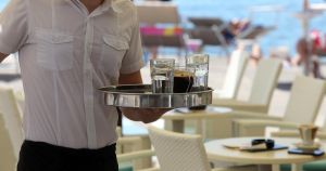 'Nude plaću 1450 eura, ali ove godine bez smještaja i obroka. Pa tko će im to raditi, ja sigurno neću?'