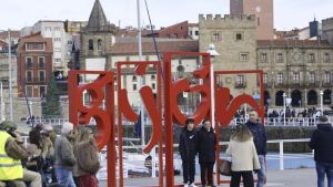Cara y cruz del turismo en Gijón: la ciudad pierde visitantes pero resiste gracias a un repunte de las pernoctaciones