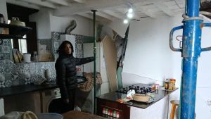 El drama de Aliuska López, la vecina de Ribera de Arriba a la que casi se le cae la casa encima: 