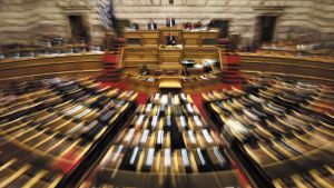 Σενάρια πρόωρων εκλογών και διαβεβαιώσεις για κάλπες το 2027