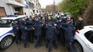 Izbori: Goloruki narod protiv državne mašinerije