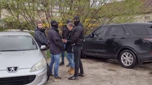 Zašto su u Aranđelovcu bili maskirani policajci u civilu sa lažnim tablicama i da li je to po zakonu?