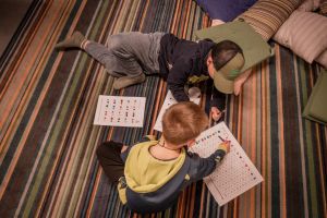 Skolestart i maj blev indført for at gøre overgangen lettere. Men den tidlige start kan give udfordringer for børnene