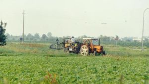 È raddoppiato il prezzo del gasolio agricolo, l’allarme: «Rischio stop nei campi»