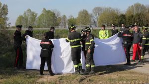 Mamma e bimbo morti annegati nel laghetto: ipotesi gesto volontario
