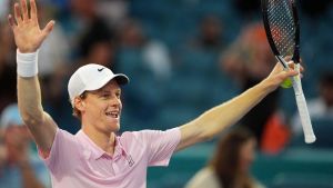 Jannik Sinner trionfa nell’Atp di Miami, Lehecka ko in finale: Sunshine Double e un altro record