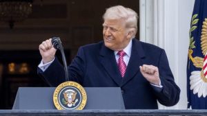 Ovako govori Tramp: „Vatra, vatra, vatra. Vatra, bum, vatra, bum“ (VIDEO)