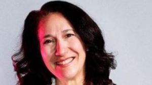 La professoressa Farian Sabahi al Ghislieri: «Iraniani in gabbia tra bombe e regime»