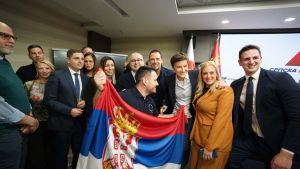 Reakcije vanparlamentaraca na izborni dan i noć u deset mesta u Srbiji