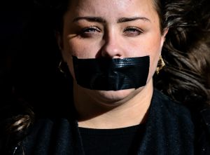 Moedig roddelen aan, het redt vrouwenlevens