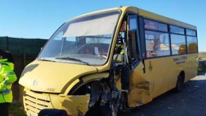 Pavia, frontale tra uno scuolabus e un’auto