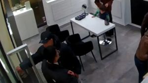 Furto all’ottica Verdi in piazza dei Signori: rubati occhiali per un valore di 400 euro