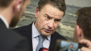 Sørine Gotfredsen: Christian Friis Bach har en pointe. DR og TV 2 var skæve i deres valgdækning