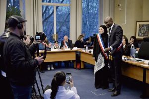 Au Blanc-Mesnil, l’élection de Demba Traoré saluée comme un « jour de libération » après le règne de Thierry Meignen