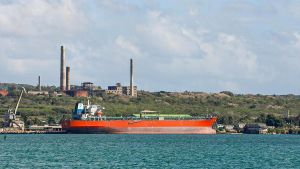 Un petrolero ruso con 100.000 toneladas de crudo llega a Cuba con el permiso de Trump