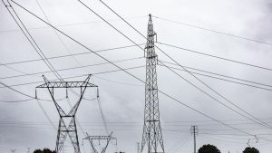 La lentitud de la electrificación deja a España a merced de la guerra