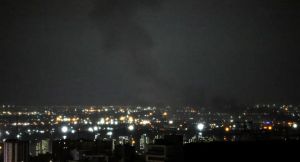 Irán dice que hay apagones en Teherán tras explosiones en el este y oeste de la capital