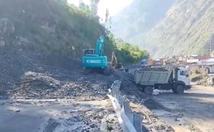 NH-44 blocked after landslide in Ramban