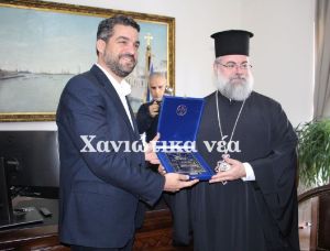 Μικρά – µικρά από την επίσκεψη του Μητροπολίτη στο ∆ηµαρχείο