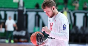 Δεν αξίζει τέτοια αντιμετώπιση ένας αθλητής σαν τον Βεζένκοβ...