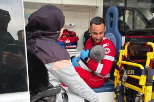 Ferrara, investita da un monopattino mentre era ferma sul marciapiede