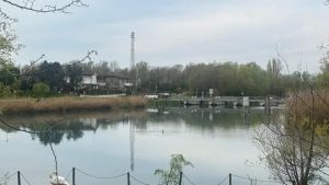 Si apre una falla, barca a picco. Due giovani salvati in extremis