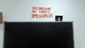 Scritte e striscione contro la polizia all’Università di Padova