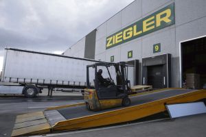 Placé en liquidation judiciaire, le transporteur Ziegler laisse 1 400 salariés sur le bord de la route
