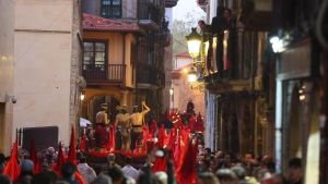 Lágrimas de emoción por San Pedro en un Avilés abarrotado: 
