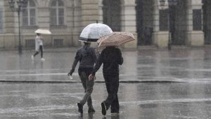 Vreme danas oblačno sa kišom, na planinama sneg